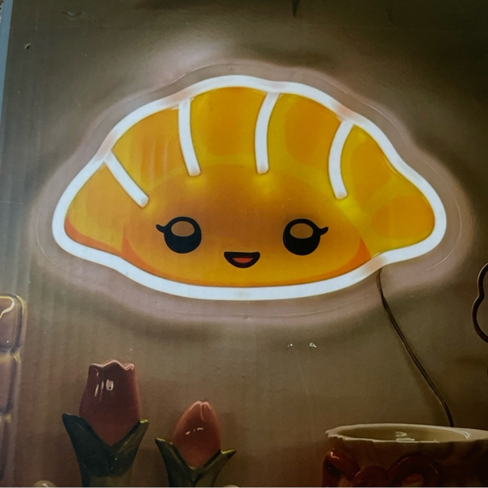 Dumpling Neon Wall Light